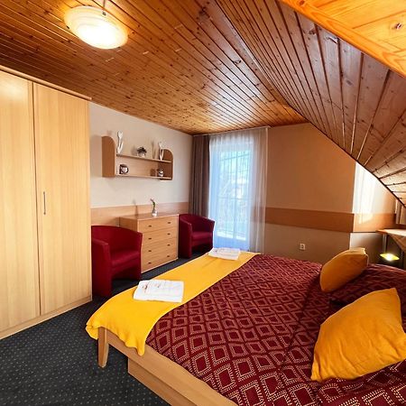 Aparthotel Jurika Liptov à Liptovský Mikuláš Extérieur photo