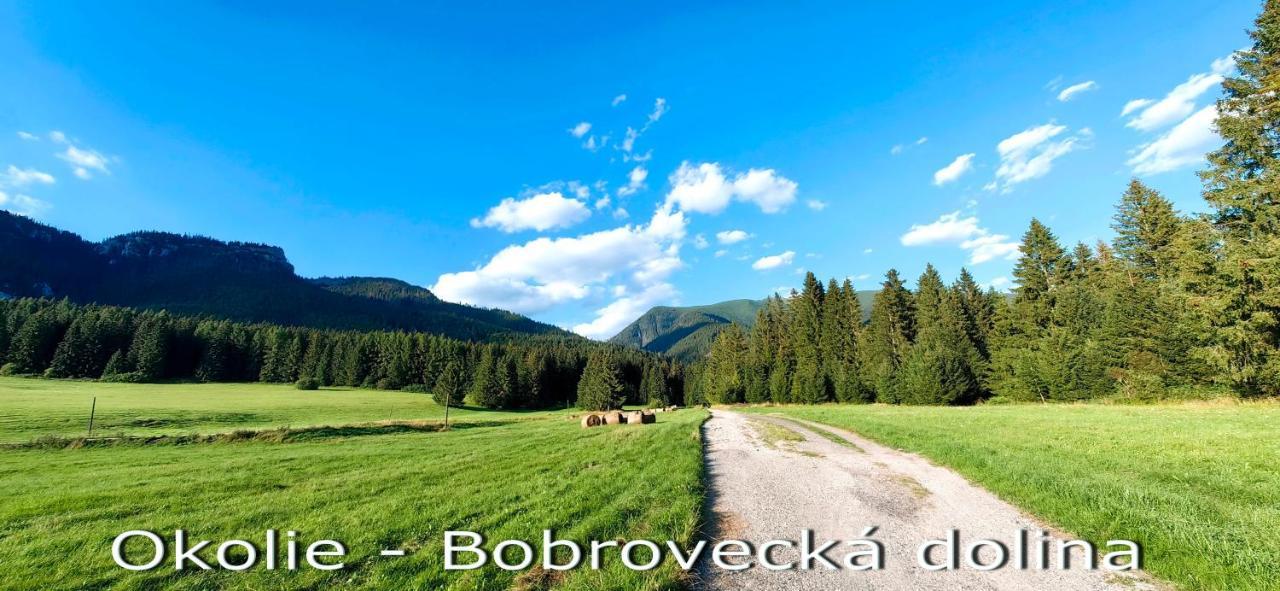 Aparthotel Jurika Liptov à Liptovský Mikuláš Extérieur photo