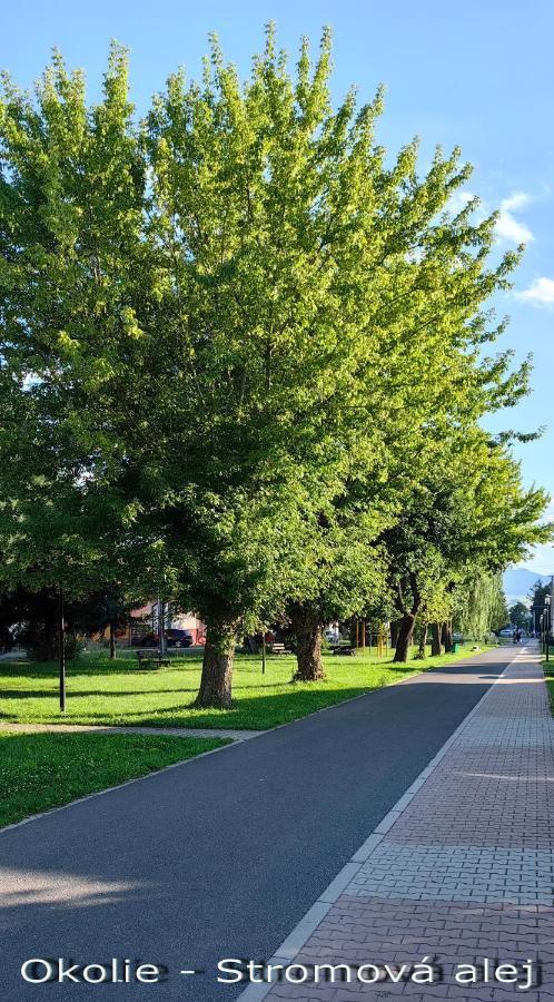 Aparthotel Jurika Liptov à Liptovský Mikuláš Extérieur photo
