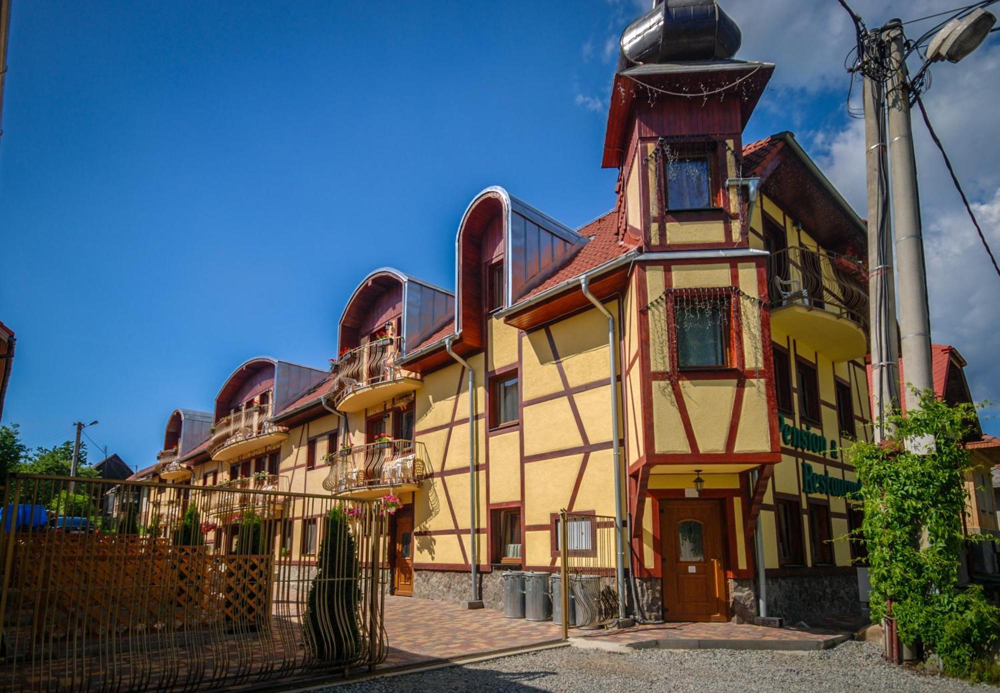 Aparthotel Jurika Liptov à Liptovský Mikuláš Extérieur photo