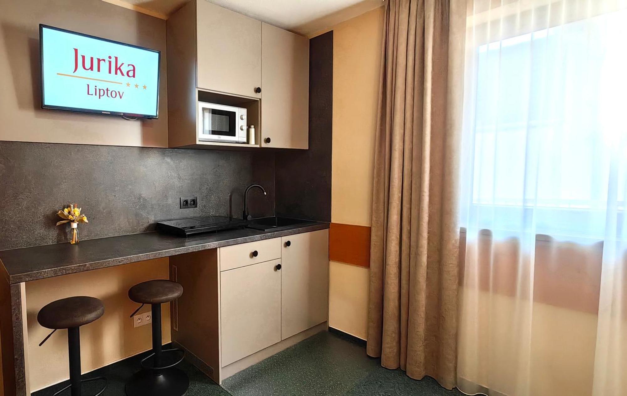 Aparthotel Jurika Liptov à Liptovský Mikuláš Extérieur photo