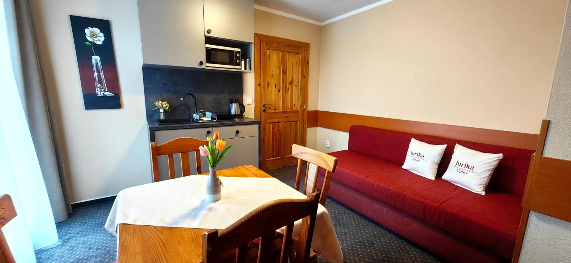 Aparthotel Jurika Liptov à Liptovský Mikuláš Extérieur photo