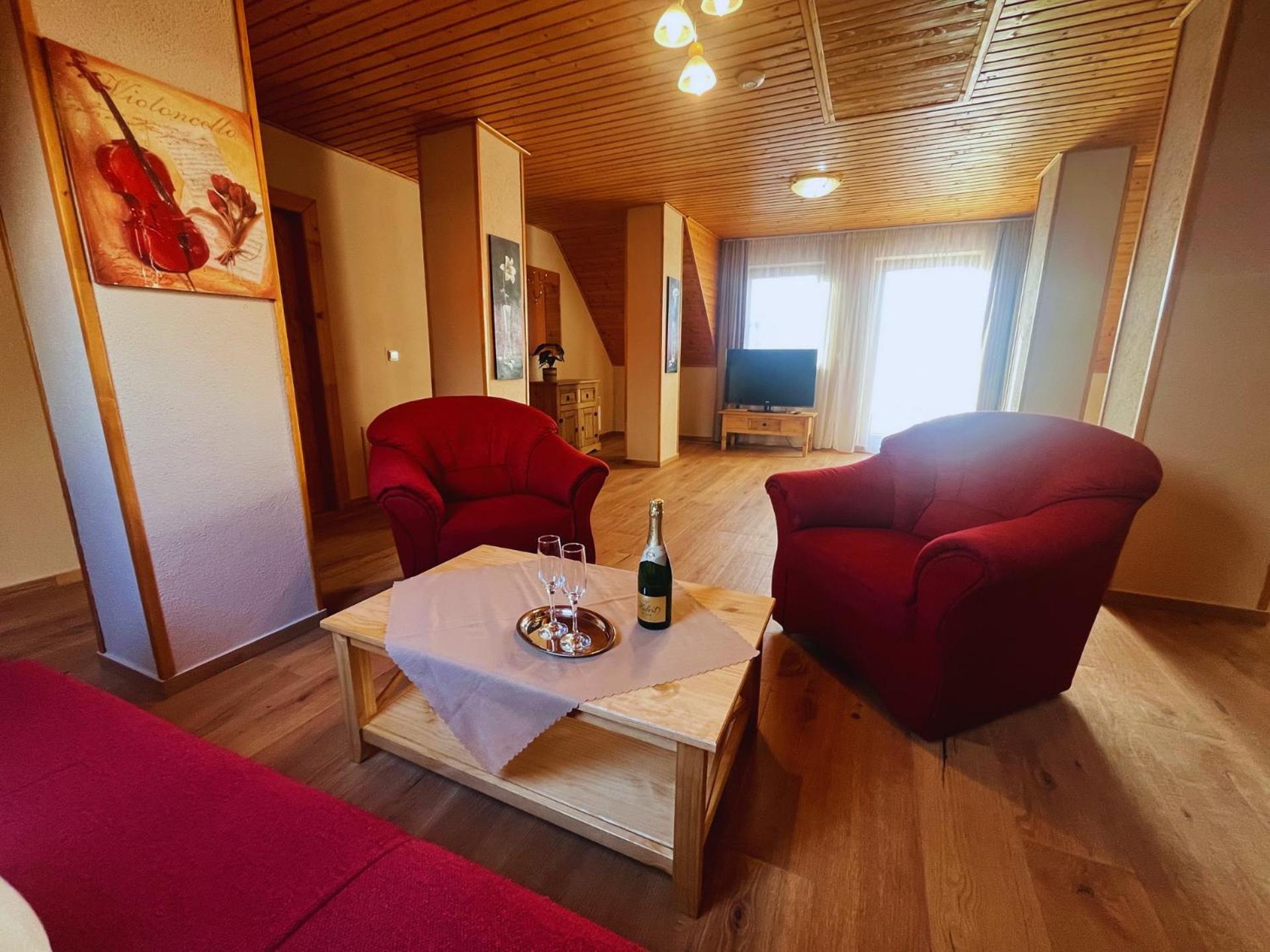 Aparthotel Jurika Liptov à Liptovský Mikuláš Extérieur photo